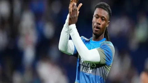 影豹足球队扬帆起航，力争年度乙级晋级，立志打造国家足球精英队伍。